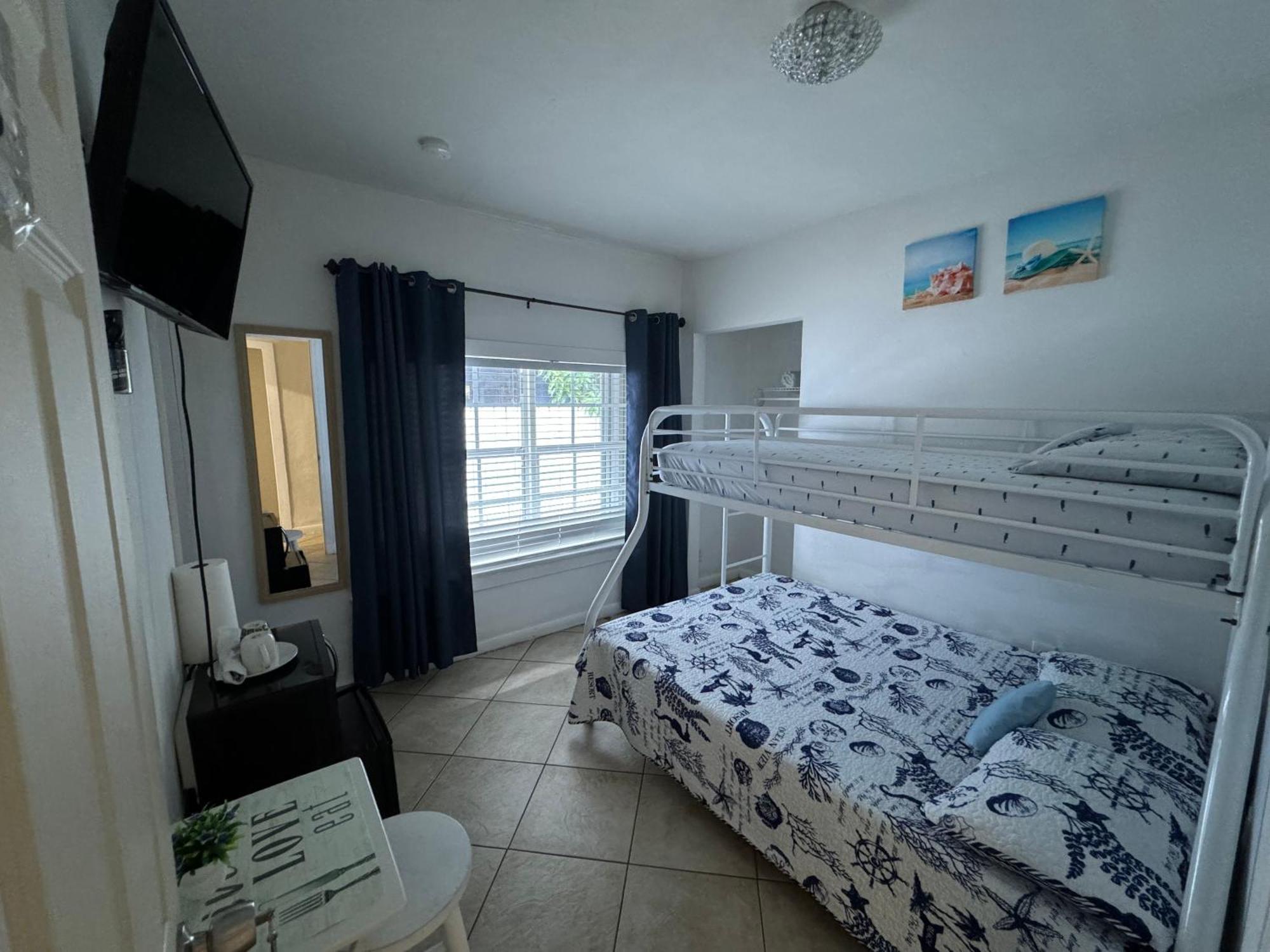 B5 Best Value On Private Bedroom With Private Bathroom In Little Havana, Miami Dış mekan fotoğraf